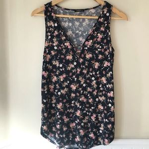 🛍3 For $25🛍 Dynamite Floral Tank